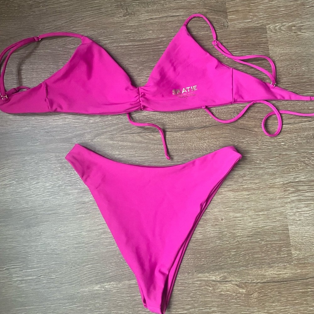 Skatie Hot Pink Triangle String Bikini - Picture 4 of 4